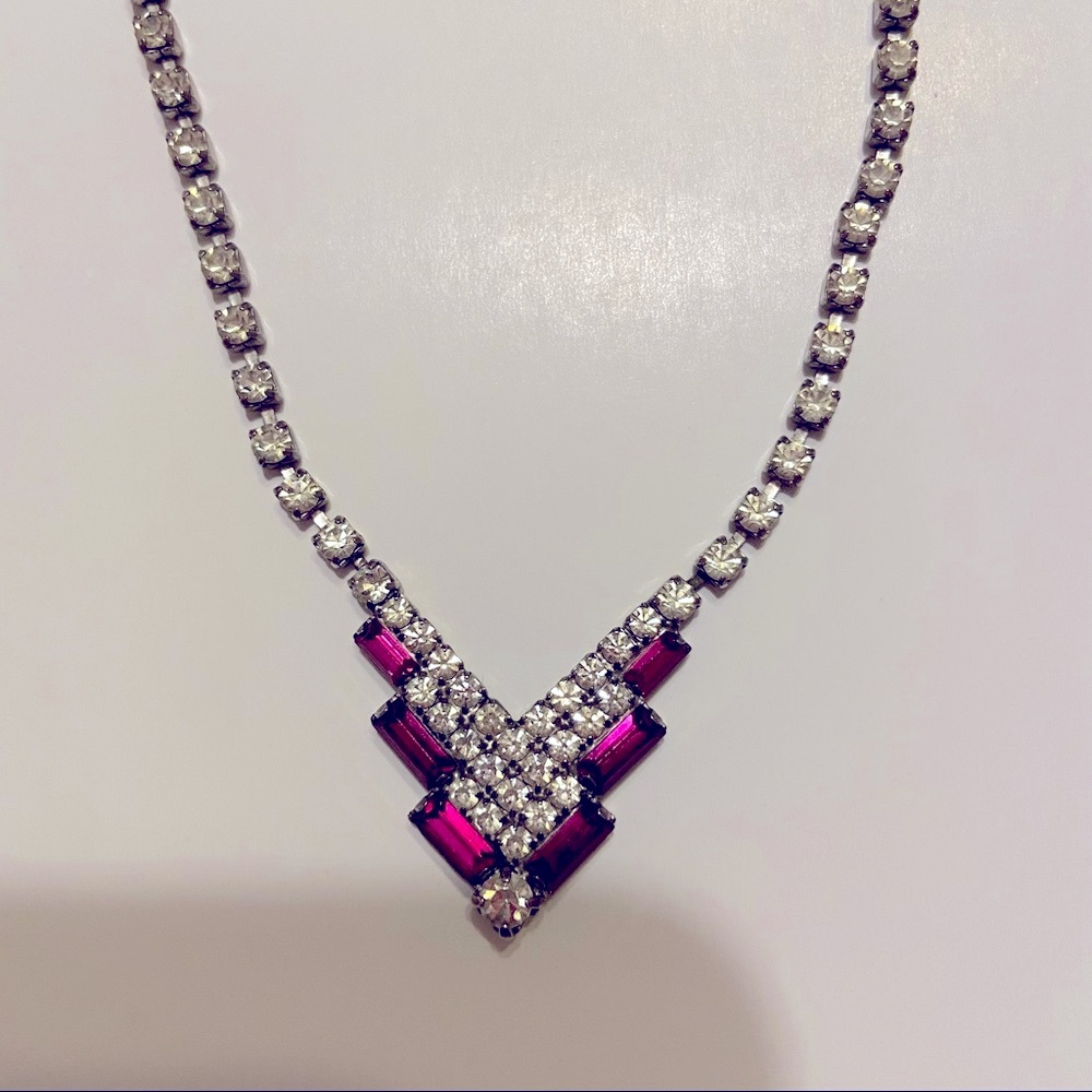 Beautiful/ VINTAGE- NECKLACE ❤️
